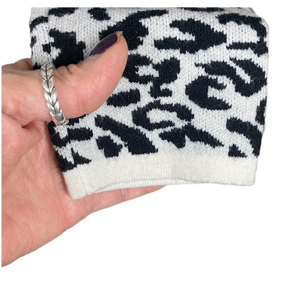 NWT REVOLVE Lovers + Friends Merida black & white animal print wrap dress - Picture 7 of 11